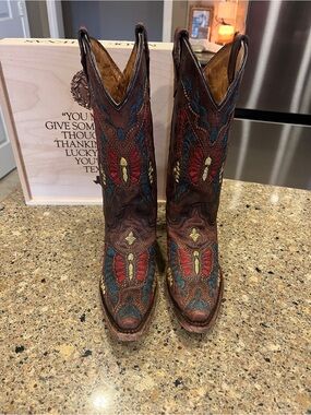 Teen girls size 4 Corral Embroidered Brown Leather Cowboy Boots